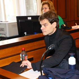 Adam Kraus má vleklý spor s expartnerkou Nikol Enevovou.