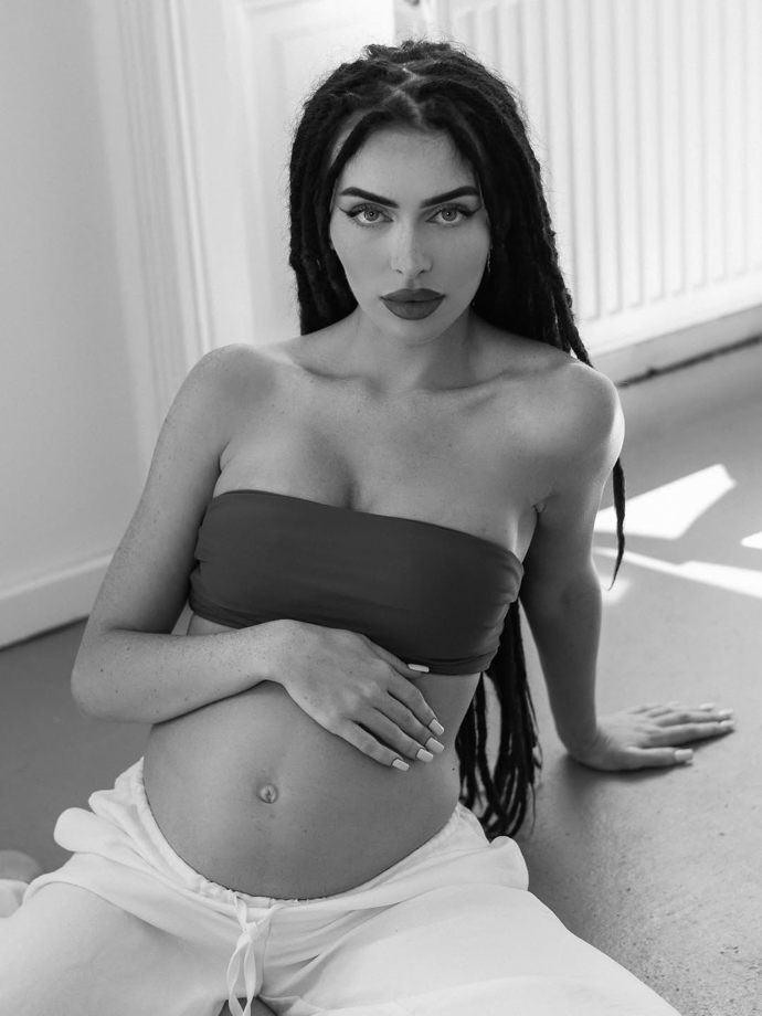 FOTO: Rachel Karnížová otevřeně promluvila o stinných stránkách těhotenství. – stránka 24