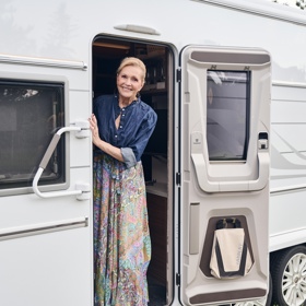 Zpěvačka Helena Vondráčková nechala magazín Lifee.cz nahlédnout do svého luxusního karavanu.