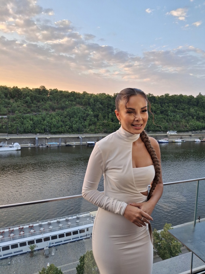 FOTO: Monika Bagárová oslavila své narozeniny. – stránka 13