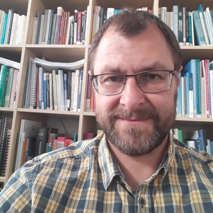 FOTO: Psycholog Pavel Říčan je ředitelem Centra pro rozvoj péče o duševní zdraví. – stránka 1