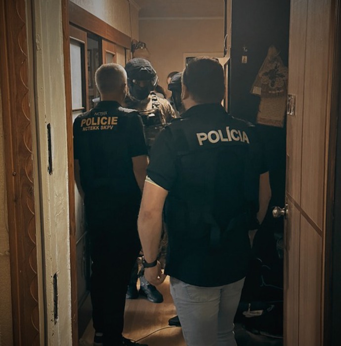 FOTO: Policisté dopadli muže z Ukrajiny, kterého měli financovat Rusové.