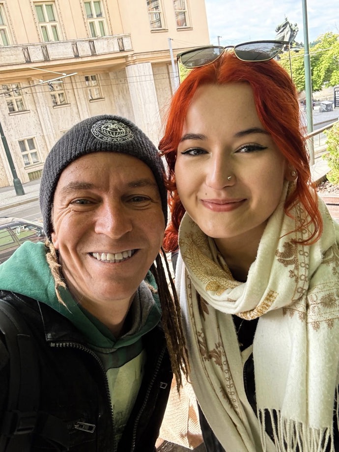 FOTO: Katerina Demetrashvili s bývalým předsedou Pirátů Ivanem Bartošem. – stránka 6