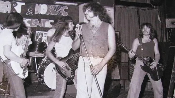 FOTO: Paul Mario Day začínal zpívat v Iron Maiden.