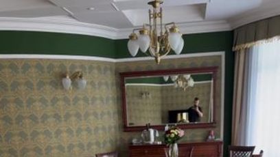 FOTO: Jakub Flek si pořádně vyzdobil novomanželské apartmá.