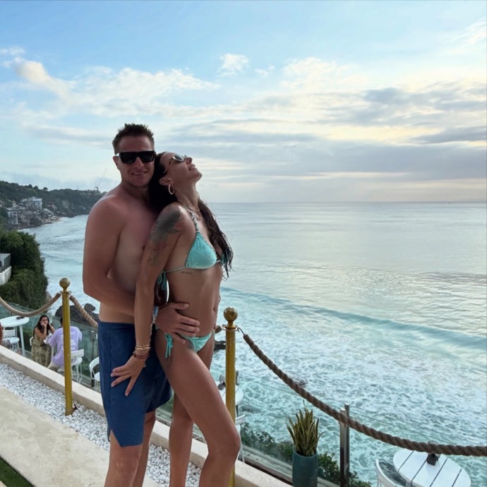 FOTO: Agáta Hanychová a Mirek Dopita odletěli na dovolenou. – stránka 25