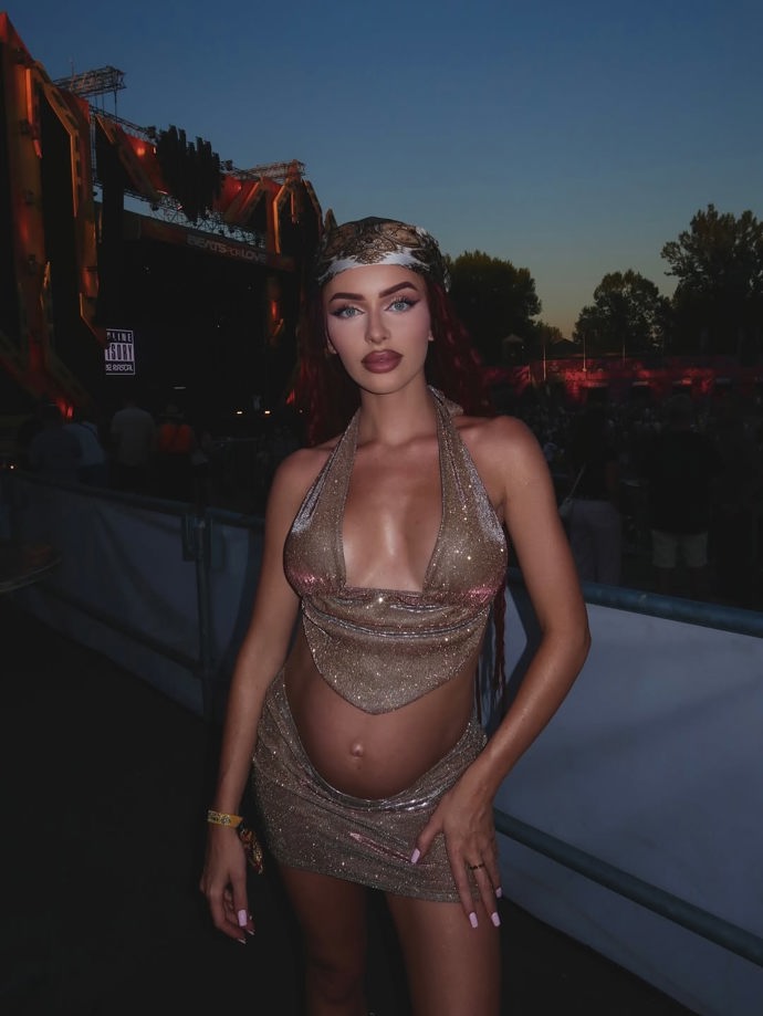 FOTO: Rachel na festivalu Beats for Love odhalila bříško. – stránka 8