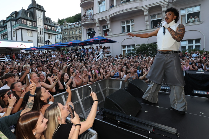 FOTO: Ben Cristovao předvedl show. – stránka 49