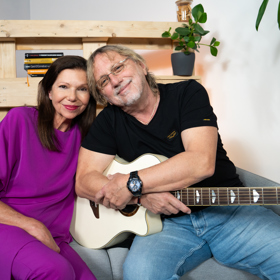 Dalibor Janda v pořadu dokonce zahrál píseň, kterou svou manželku okouzloval v začátcích vztahu na ubytovně.