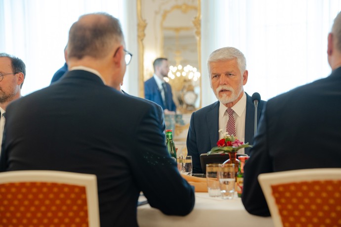 FOTO: Eva Pavlová a Petr Pavel přivítali prezidenta Polska a jeho ženu. – stránka 46