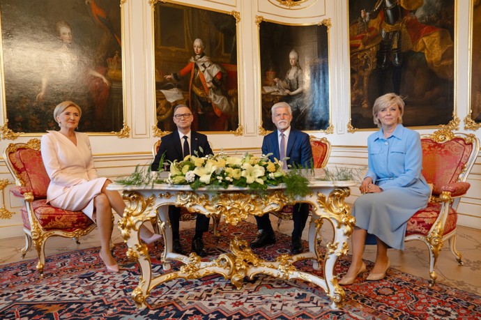 FOTO: Eva Pavlová a Petr Pavel přivítali prezidenta Polska a jeho ženu. – stránka 39