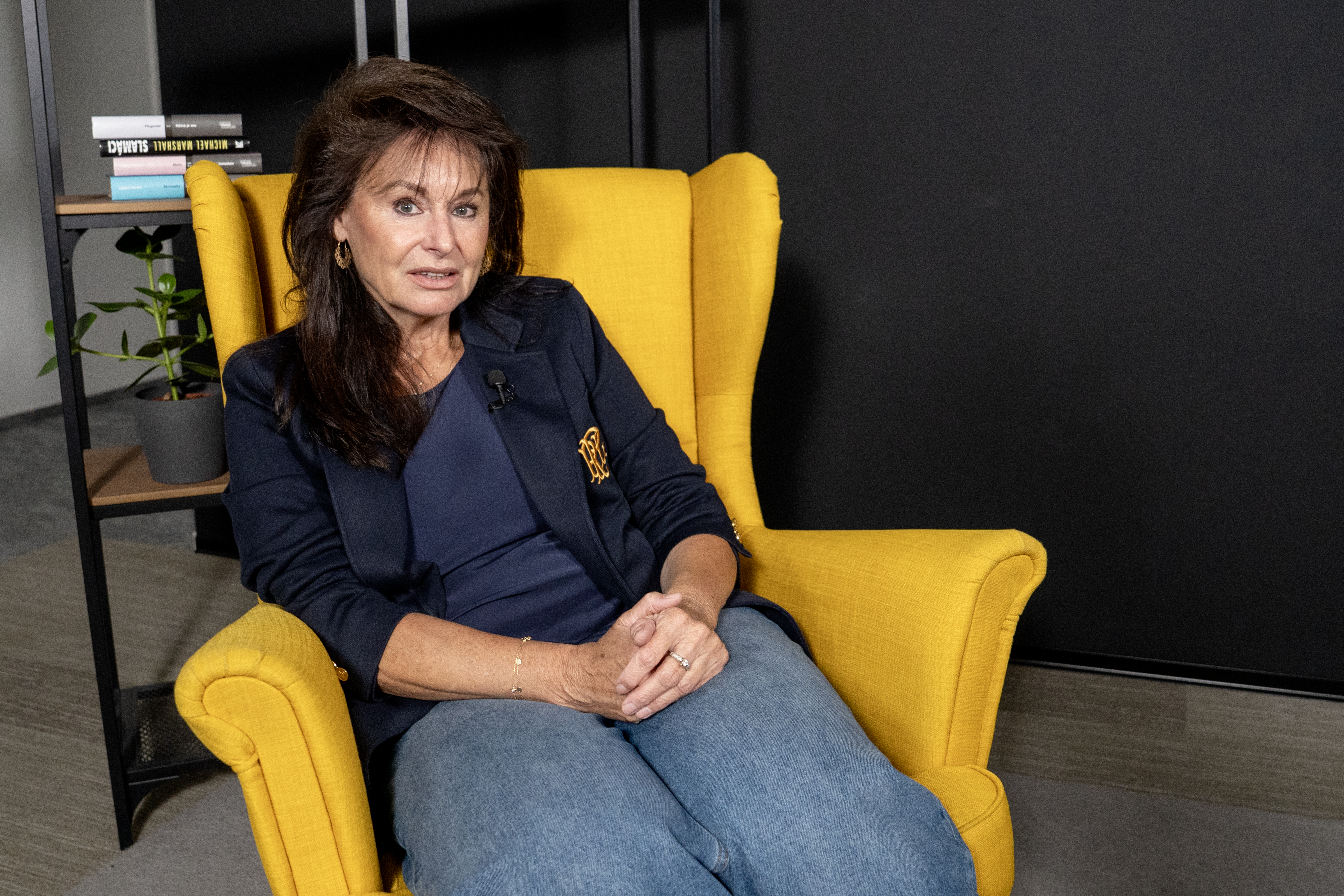 Extra host Renata Vesecká foto  01