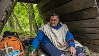 FOTO: Luboš ve skromném příbytku.