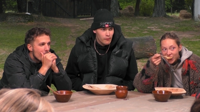 FOTO: Farmou cloumají intriky a narůstající nedůvěra.