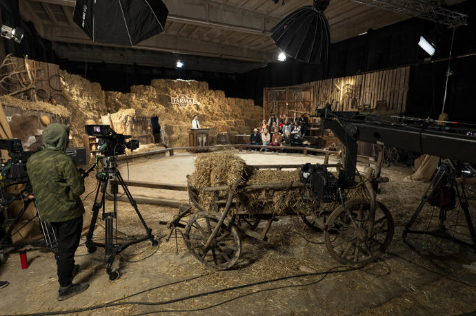 FOTO: Natáčení duelu na Farmě Česko. – stránka 320
