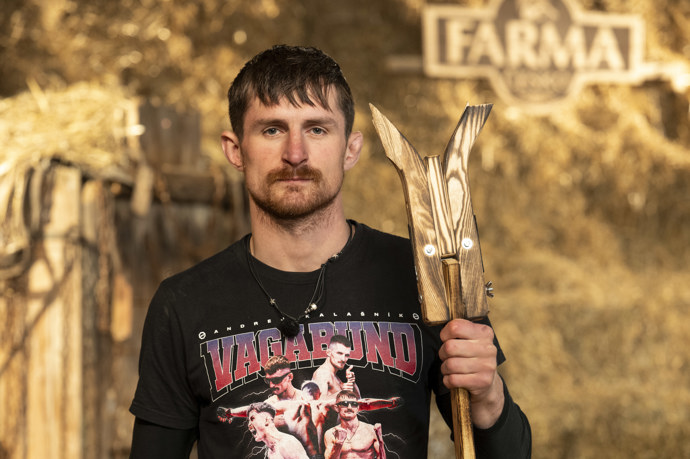 FOTO: Andrej Farmu opouští. – stránka 11