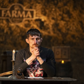 Andrej na Farmě skončil.