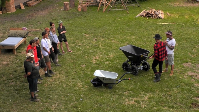 FOTO: Při úkolech je legrace. – stránka 1