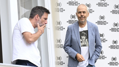 FOTO: Janek Bartoška s Markem Ebenem už jsou ve Varech.
