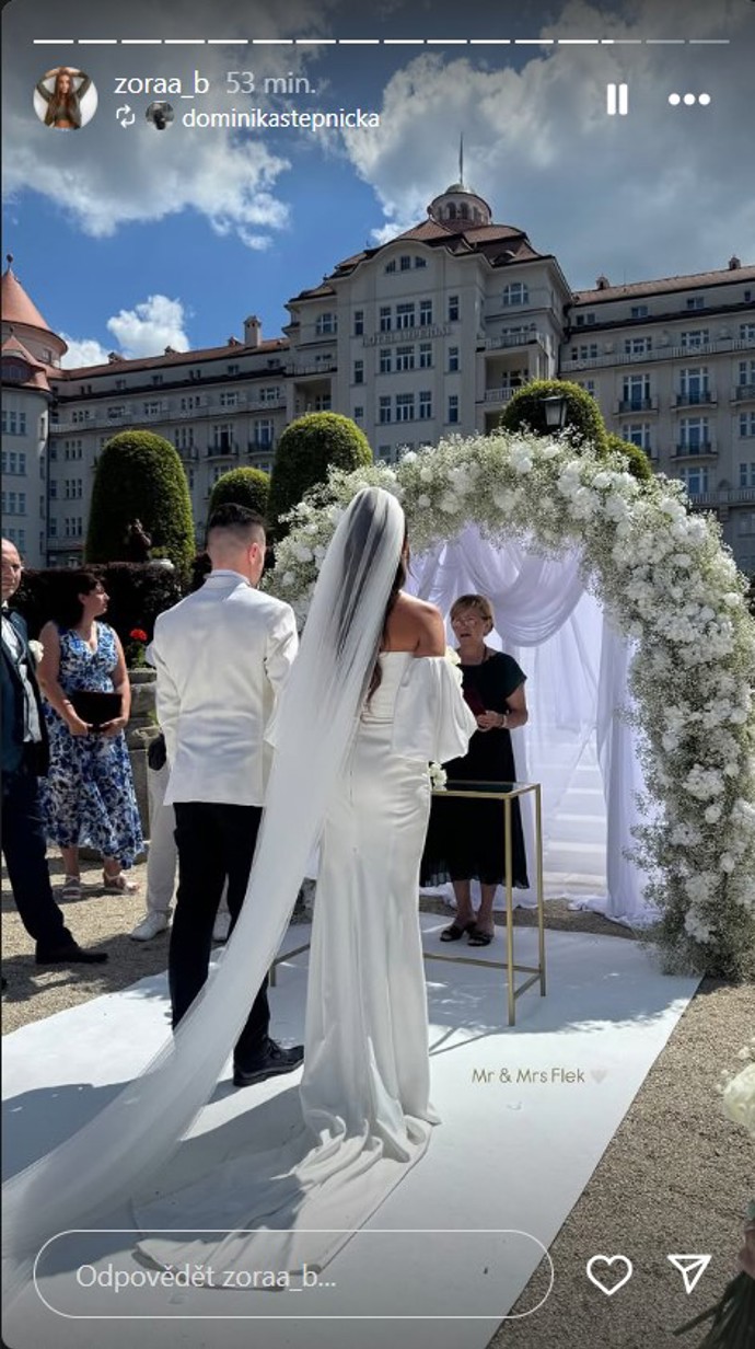 FOTO: Jakub Flek a Zorka Bolková u oltáře. – stránka 2