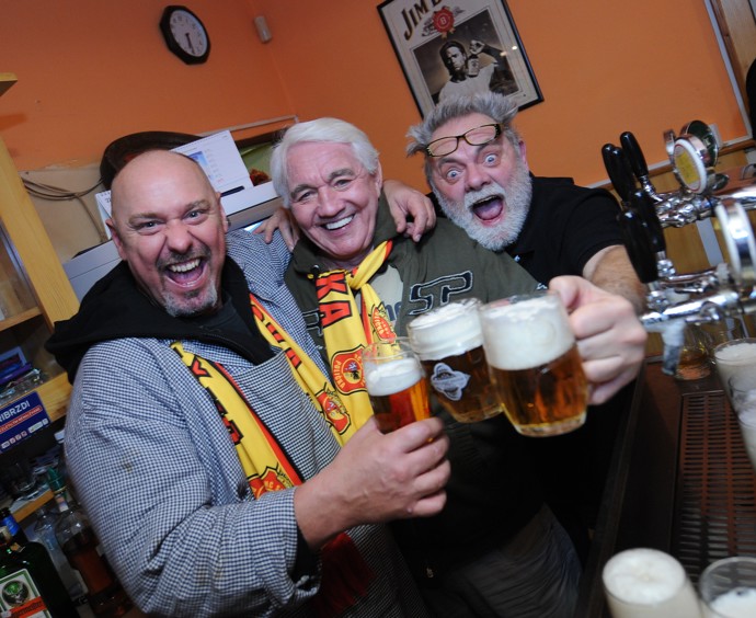 FOTO: Pavel Pásek, Jiří Krampol a Václav Upír Krejčí byli kamarádi. – stránka 3