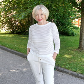 Herečka Jana Švandová slaví 78. narozeniny. Takhle jí to sluší letos v létě. 