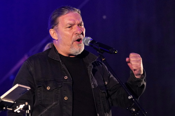 FOTO: Petr Kolář vystoupil na charitativní akci v Šiklandu. – stránka 6