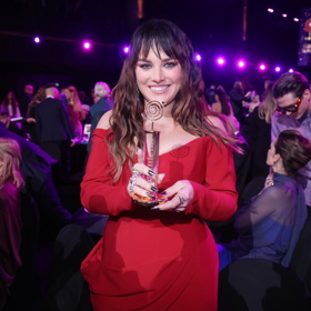 Zpěvačka Ewa Farna se narodila 12. srpna 1993 v Třinci.