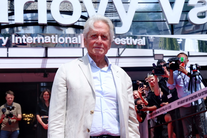 FOTO: Hvězdný Michael Douglas ve Varech. – stránka 51