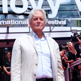 Herec a producent Michael Douglas se  po 27 letech vrátil do Karlových Varů.