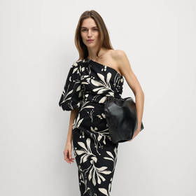 Květované pouzdrové midaxi šaty Marks & Spencer. Cena po slevě: 1 359,2 Kč (Původní cena: 1 699 Kč)