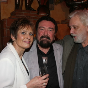 Karel Černoch po boku další legendy v roce 2004, Waldemara Matušky (na snímku vlevo partnerka Waldemara Matušky, Olga Matušková).