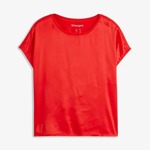 Podobně elegantní top, jaký zkombinovala Milena Steinmasslová, koupíte třeba u Bonprix za 339 Kč.