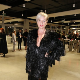 Ke spolupráci oslovila Martina návrhářku Debbie Brown. 