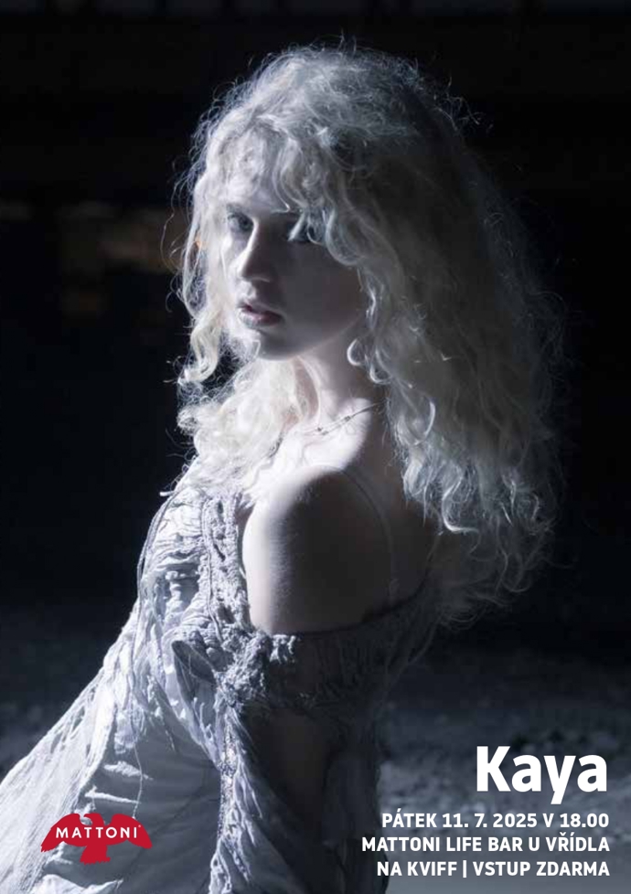 FOTO: Zpěvačka Kaya. – stránka 14