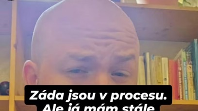 FOTO: Artur hledá někoho, kdo by mu mazal záda.
