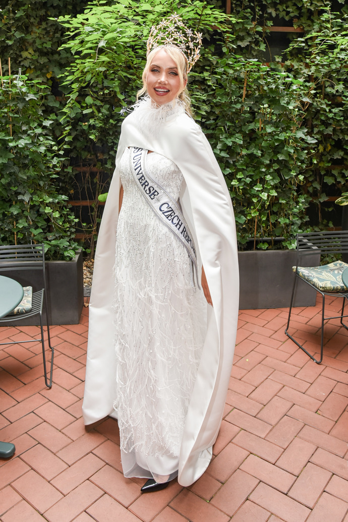 FOTO: MISS UNIVERSE Michaela Tomanová. – stránka 1