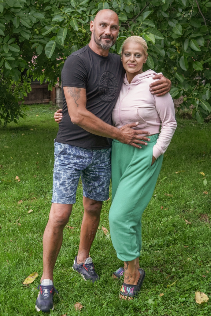 FOTO: Charlotte Štiková s manželem. – stránka 36