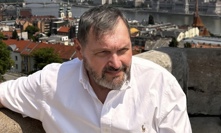 Josef Kokta je viditelně šťastný muž. 