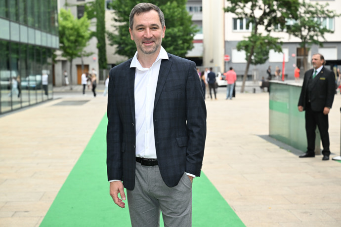 FOTO: Vysmátý Ondřej Sokol. – stránka 9
