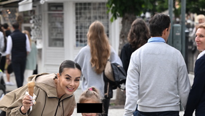 FOTO: Monika Bagárová si užívá festival ve Varech se svou dcerkou.