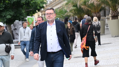 FOTO: Ministr Zbyněk Stanjura vyrazil do Varů.