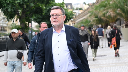 FOTO: Ministr Zbyněk Stanjura vyrazil do Varů.