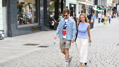 FOTO: Oskar Hes a jeho půvabná partnerka.