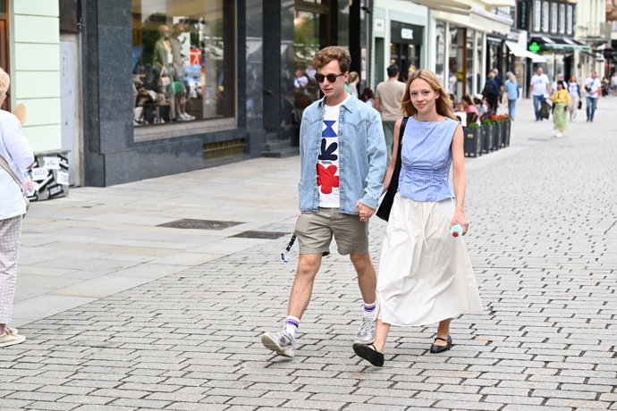 FOTO: Stylový Oskar Hes s přítelkyní. – stránka 16