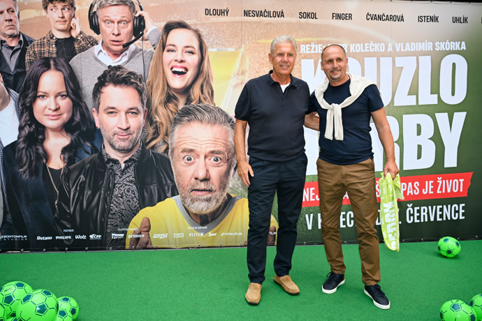 FOTO: Slavnostní premiéra Kouzlo derby. – stránka 28