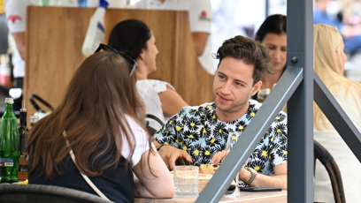 FOTO: Milan Peroutka na obědě.