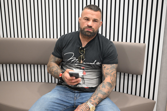 FOTO: Karlos Vémola dorazil na fyzické testy Pavla Tótha. – stránka 11