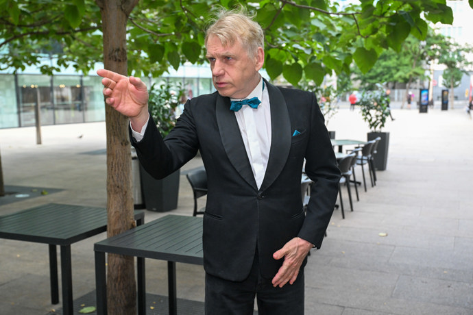 FOTO: Tomáš Vorel uvedl do kin třetí díl Džob. – stránka 39