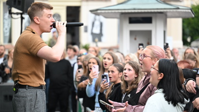 FOTO: Adam Mišík vystoupil v Karlových Varech.